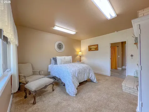 9708 NW 9th Avenue Vancouver WA 98665