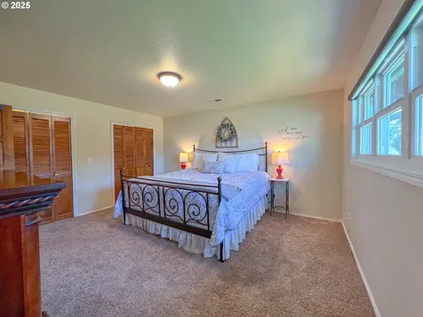 9708 NW 9th Avenue Vancouver WA 98665