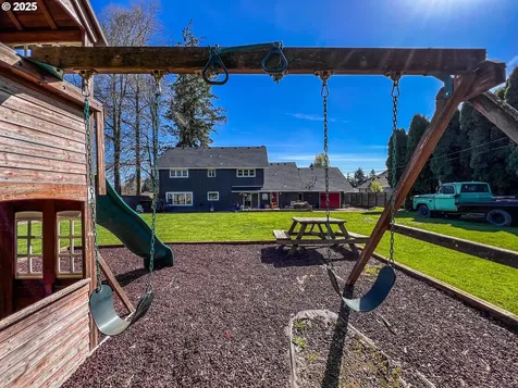 9708 NW 9th Avenue Vancouver WA 98665