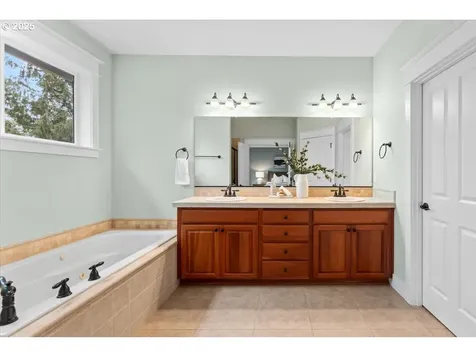 8105 SW Kalay Court Portland OR 97223