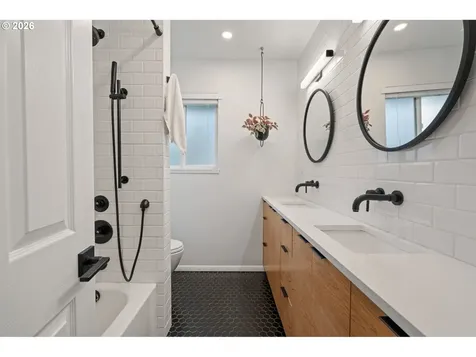 8110 SW Valley View Drive Portland OR 97225