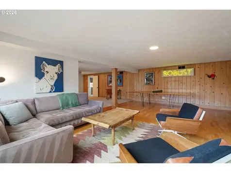 8110 SW Valley View Drive Portland OR 97225