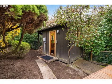 8110 SW Valley View Drive Portland OR 97225