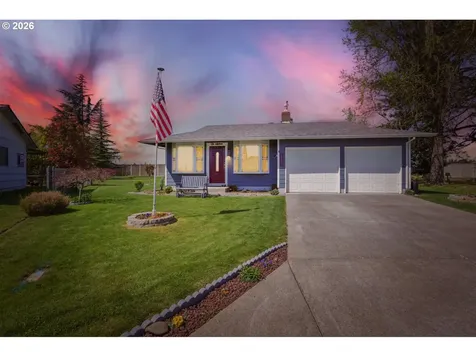 2233 Country Club Terrace Woodburn OR 97071