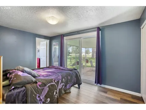 2233 Country Club Terrace Woodburn OR 97071