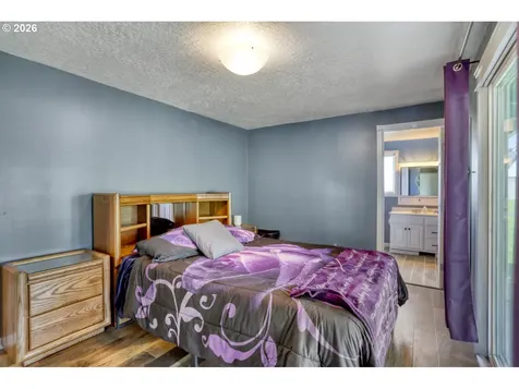 2233 Country Club Terrace Woodburn OR 97071