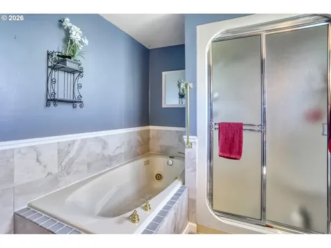 2233 Country Club Terrace Woodburn OR 97071