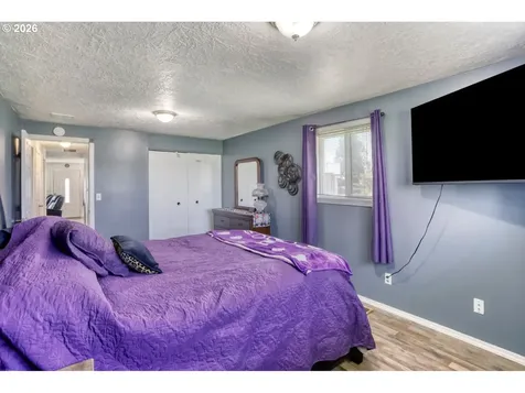 2233 Country Club Terrace Woodburn OR 97071