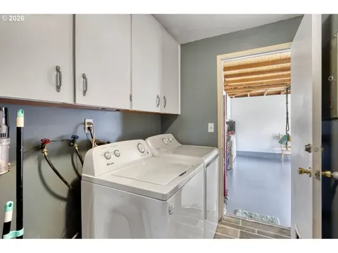 2233 Country Club Terrace Woodburn OR 97071