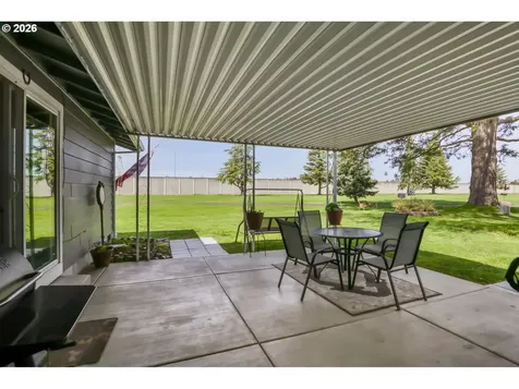 2233 Country Club Terrace Woodburn OR 97071