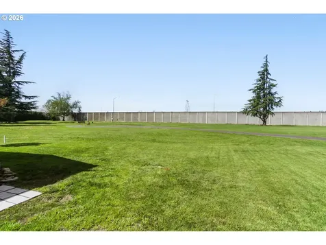 2233 Country Club Terrace Woodburn OR 97071