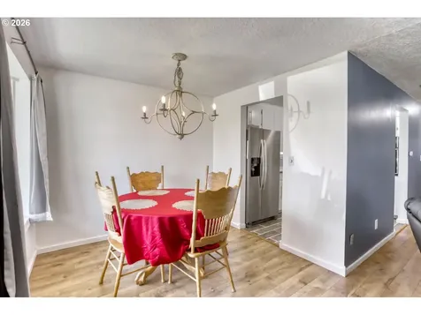 2233 Country Club Terrace Woodburn OR 97071