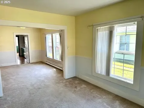 1413 Union Avenue North Bend OR 97459