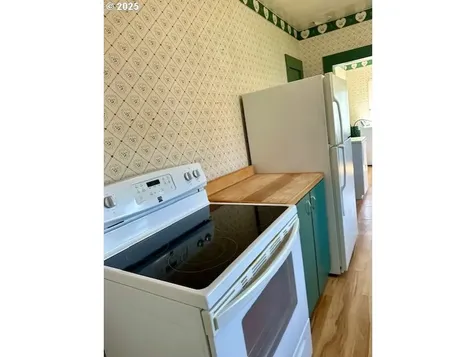1413 Union Avenue North Bend OR 97459