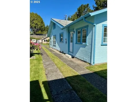 1413 Union Avenue North Bend OR 97459