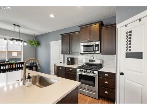 2820 SE Baker Avenue Gresham OR 97080