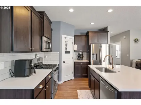 2820 SE Baker Avenue Gresham OR 97080