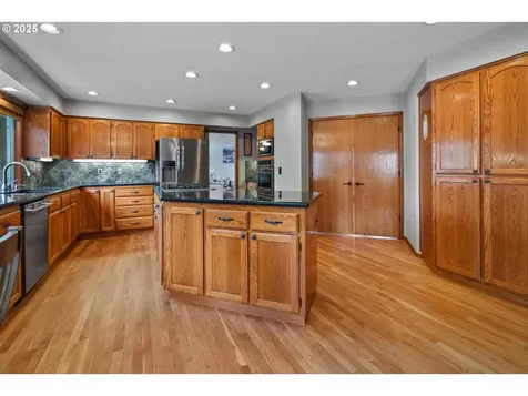 2597 NE Roberts Place Gresham OR 97030