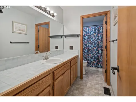 2597 NE Roberts Place Gresham OR 97030