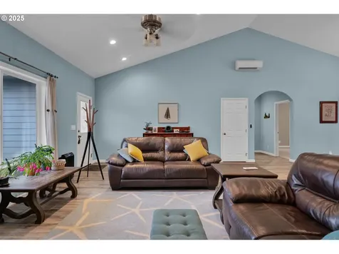 9 White Tail Court Florence OR 97439