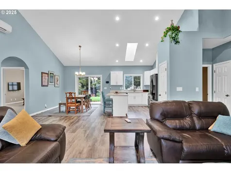 9 White Tail Court Florence OR 97439