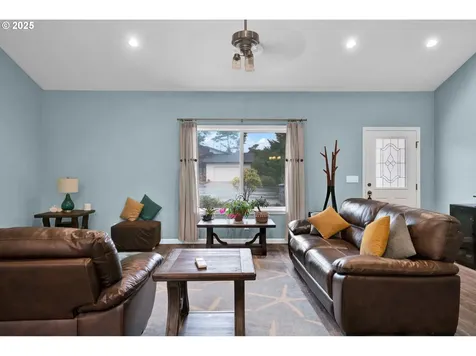 9 White Tail Court Florence OR 97439