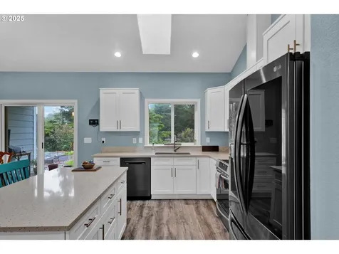 9 White Tail Court Florence OR 97439