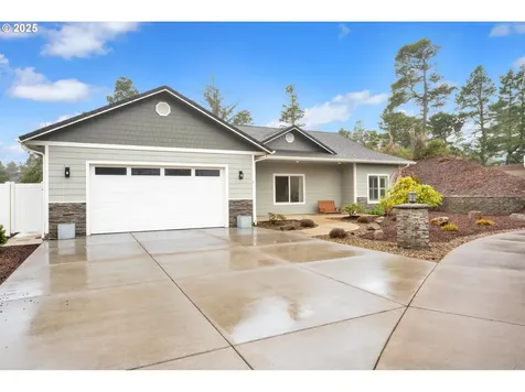 9 White Tail Court Florence OR 97439