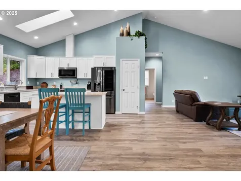 9 White Tail Court Florence OR 97439