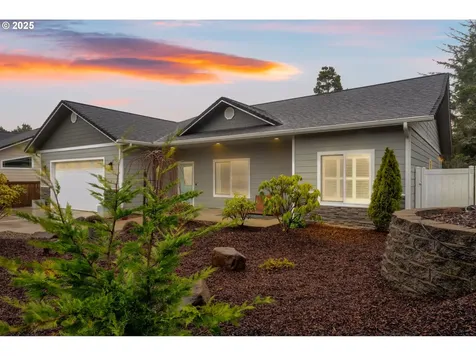 9 White Tail Court Florence OR 97439