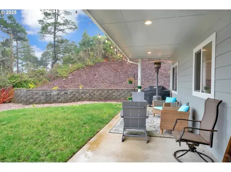 9 White Tail Court Florence OR 97439