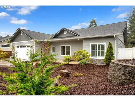 9 White Tail Court Florence OR 97439