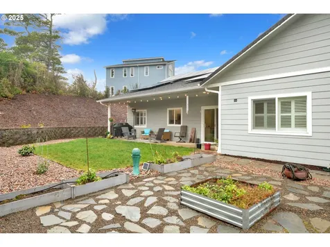 9 White Tail Court Florence OR 97439