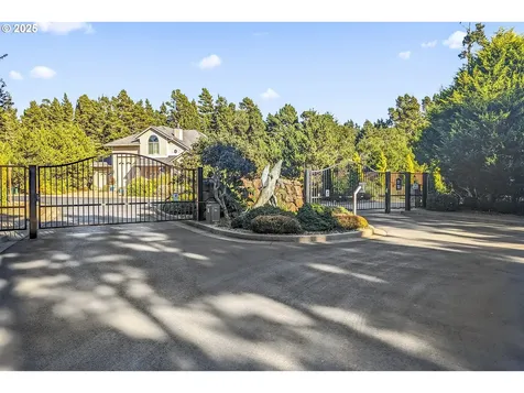 9 White Tail Court Florence OR 97439