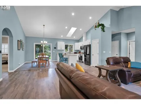 9 White Tail Court Florence OR 97439