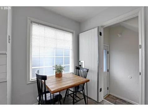 5947 NE 14th Avenue Portland OR 97211