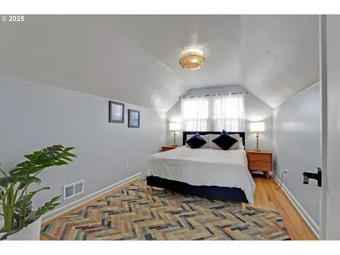 5947 NE 14th Avenue Portland OR 97211