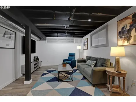 5947 NE 14th Avenue Portland OR 97211