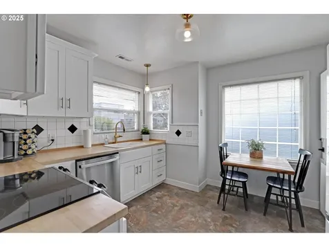 5947 NE 14th Avenue Portland OR 97211