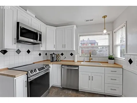 5947 NE 14th Avenue Portland OR 97211