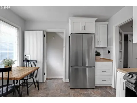 5947 NE 14th Avenue Portland OR 97211