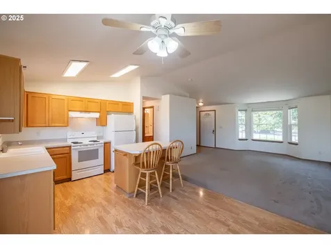 1019 S 10th Street Lebanon OR 97355