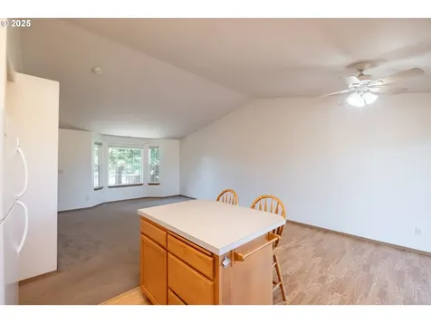 1019 S 10th Street Lebanon OR 97355