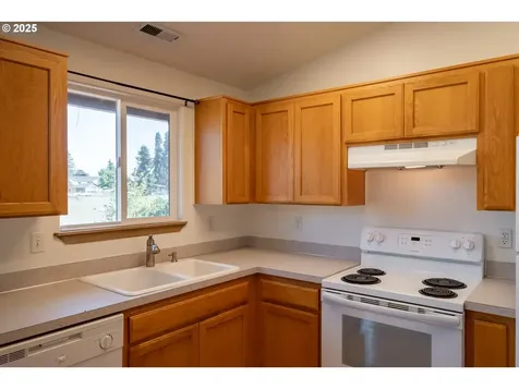 1019 S 10th Street Lebanon OR 97355