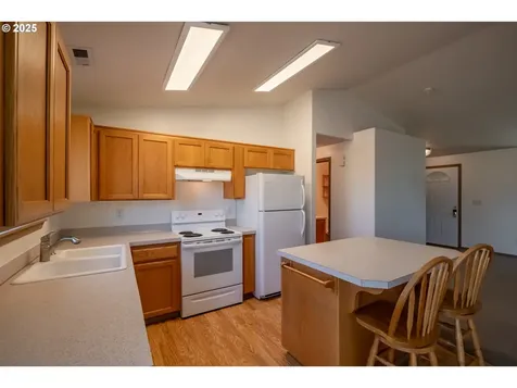 1019 S 10th Street Lebanon OR 97355