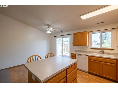 1019 S 10th Street Lebanon OR 97355