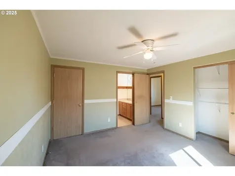 1019 S 10th Street Lebanon OR 97355