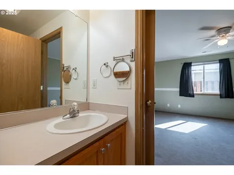 1019 S 10th Street Lebanon OR 97355