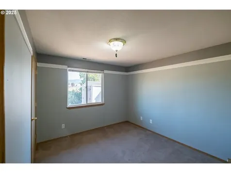 1019 S 10th Street Lebanon OR 97355