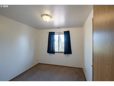 1019 S 10th Street Lebanon OR 97355